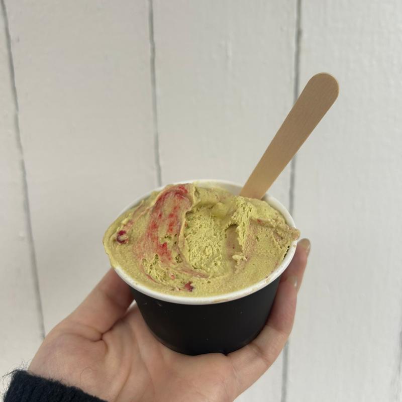 ピスタチオフランボワーズ(カシェット アイスクリーム&コーヒー)