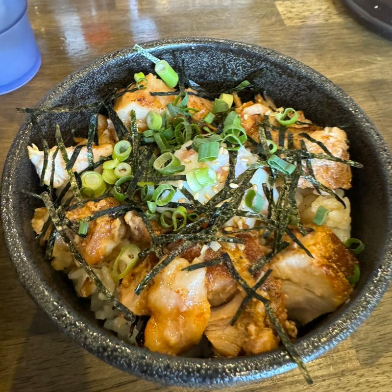 温玉のせ炙りチャーシュー丼(味噌ラーメン専門店 日月堂 与野本町店)