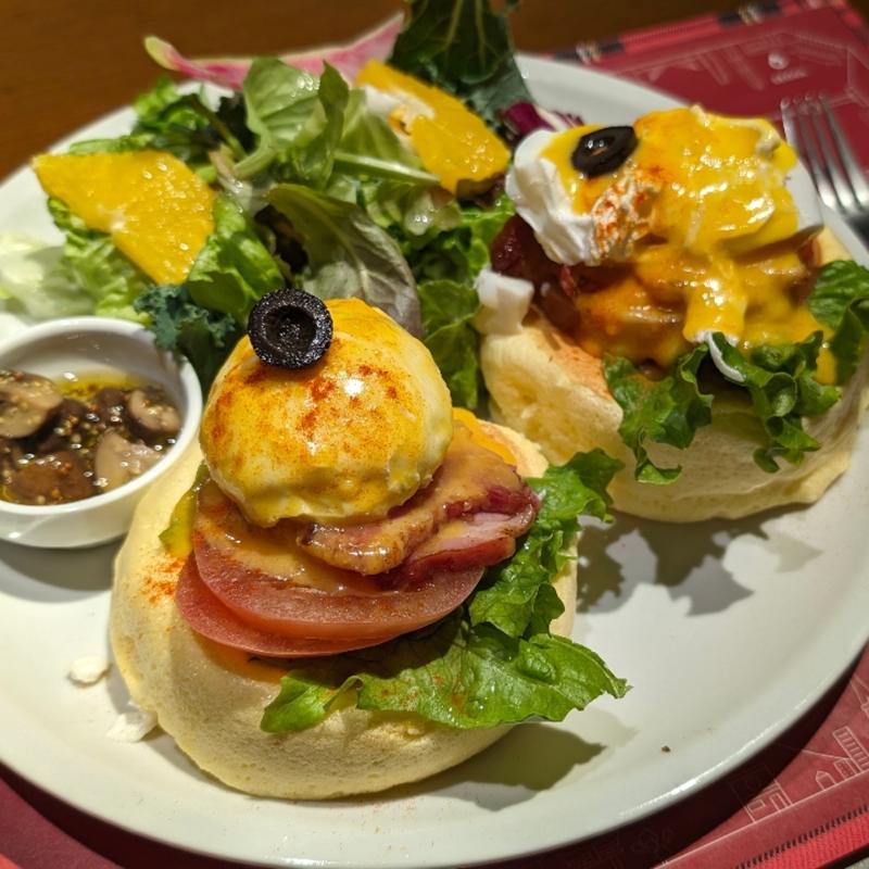 エッグベネディクト B.L.T(FLIPPER'S 吉祥寺店)