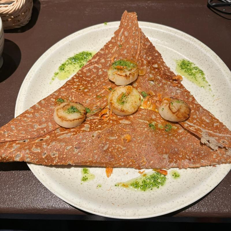 帆立と桜エビのガレット(ブレッツカフェクレープリー 新宿タカシマヤ店)