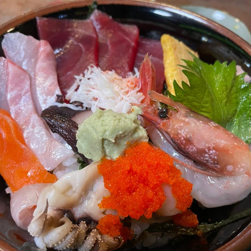 海鮮丼(うお多 （うおた）)
