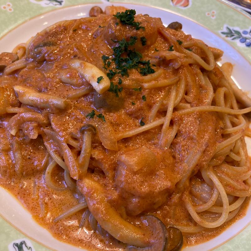 プリプリエビとキノコのトマトクリーム(ロマンチック街道 館林店 )