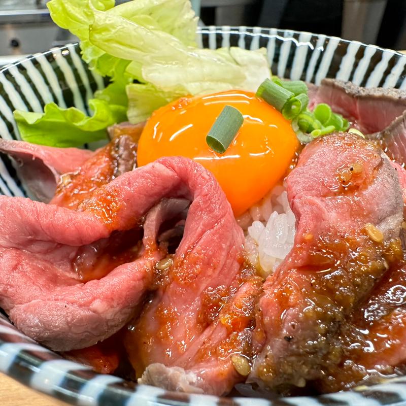 月見ローストビーフ飯(麺ノ小池)