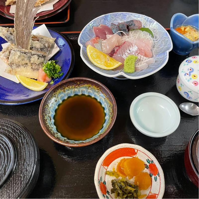 飛魚唐揚げ定食(お食事処 潮騒 （オショクジドコロシオサイ）)