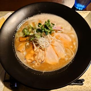 鶏白湯しょうゆ(RAMEN KATAMUKI)