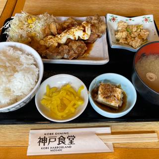 チキンカツ定食(神戸食堂 （コウベショクドウ）)