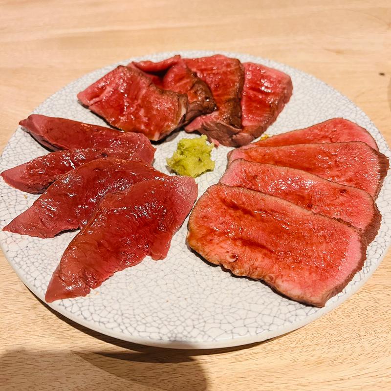 刺し盛り合わせ(ハツ・モモ・タン)(酒場シナトラ)