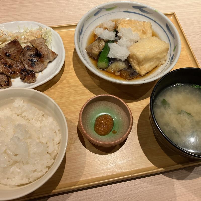 三元豚肩ロースの西京焼定食（揚げ出し豆腐付）(やよい軒 姫路飾磨店)