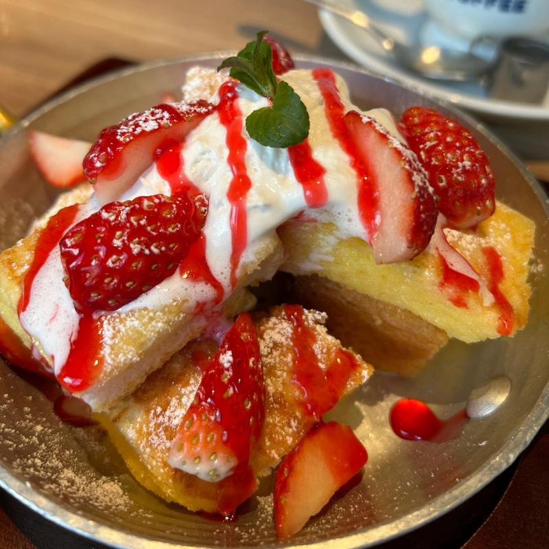 いちごのフレンチトースト(星乃珈琲店 スフレ館 下北沢店)