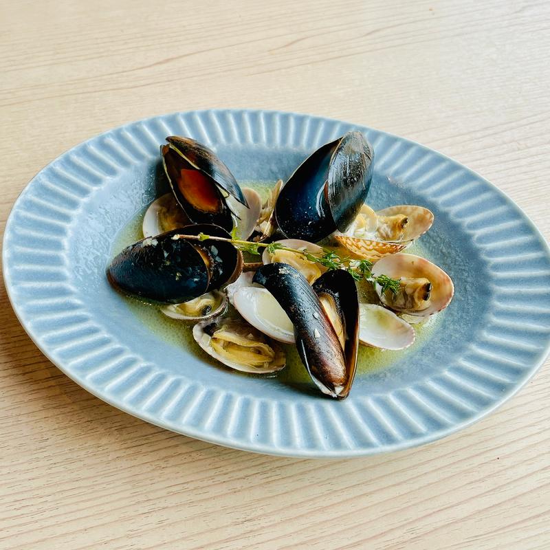 ムール貝とアサリのワイン蒸し(Bistrante SHAFT)