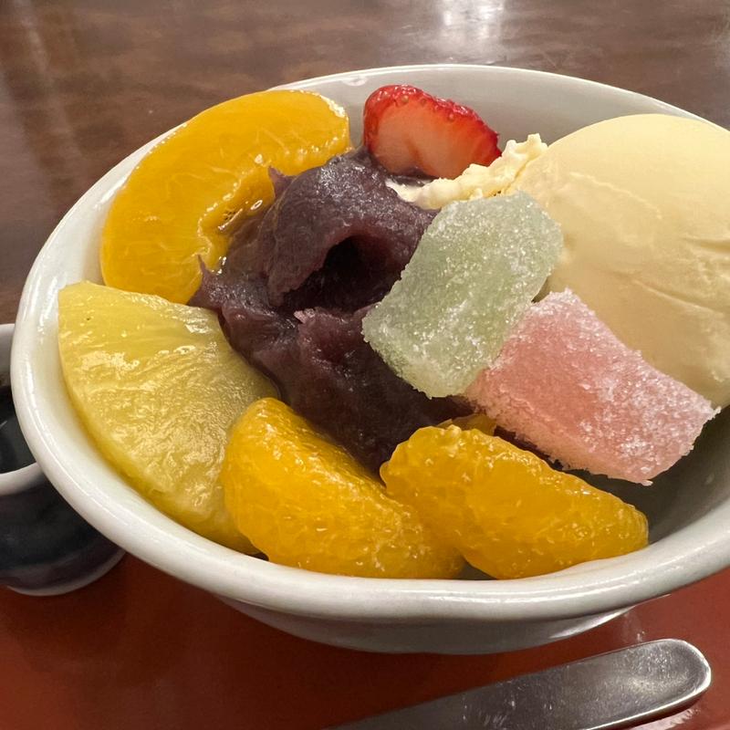 クリームあんみつ(甘味おかめ 有楽町店)