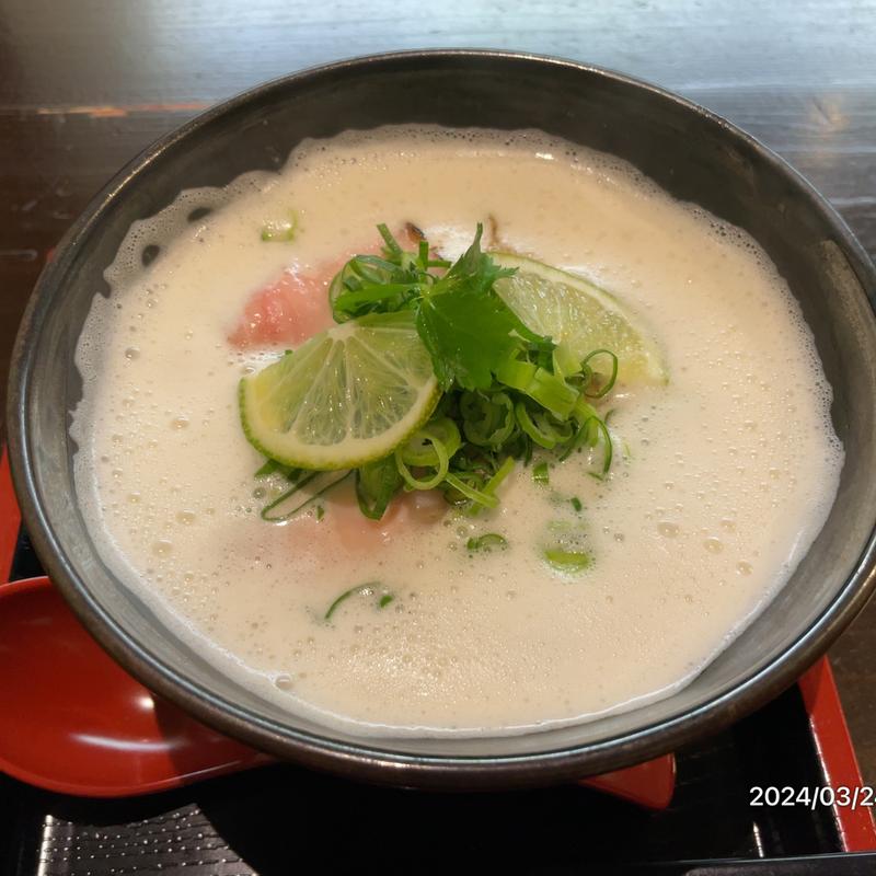 豚白湯そば(豚白湯創作麺処友池)