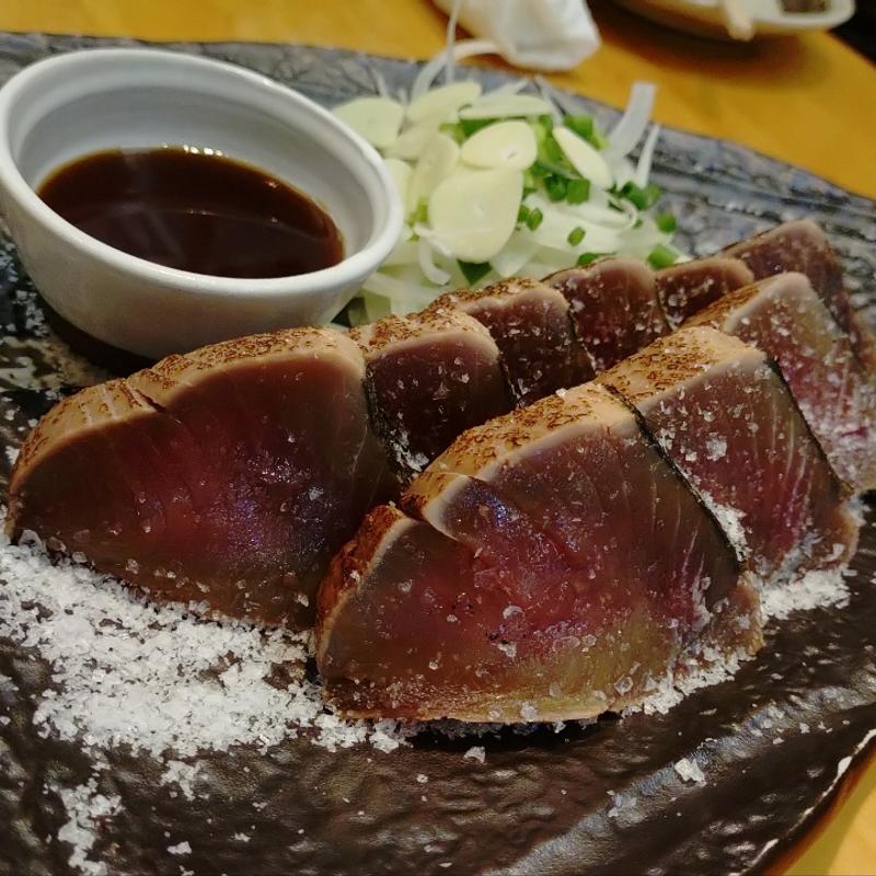 カツオのたたき(どすこい酒場 龍馬)