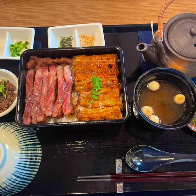 (肉と鰻 うな時)