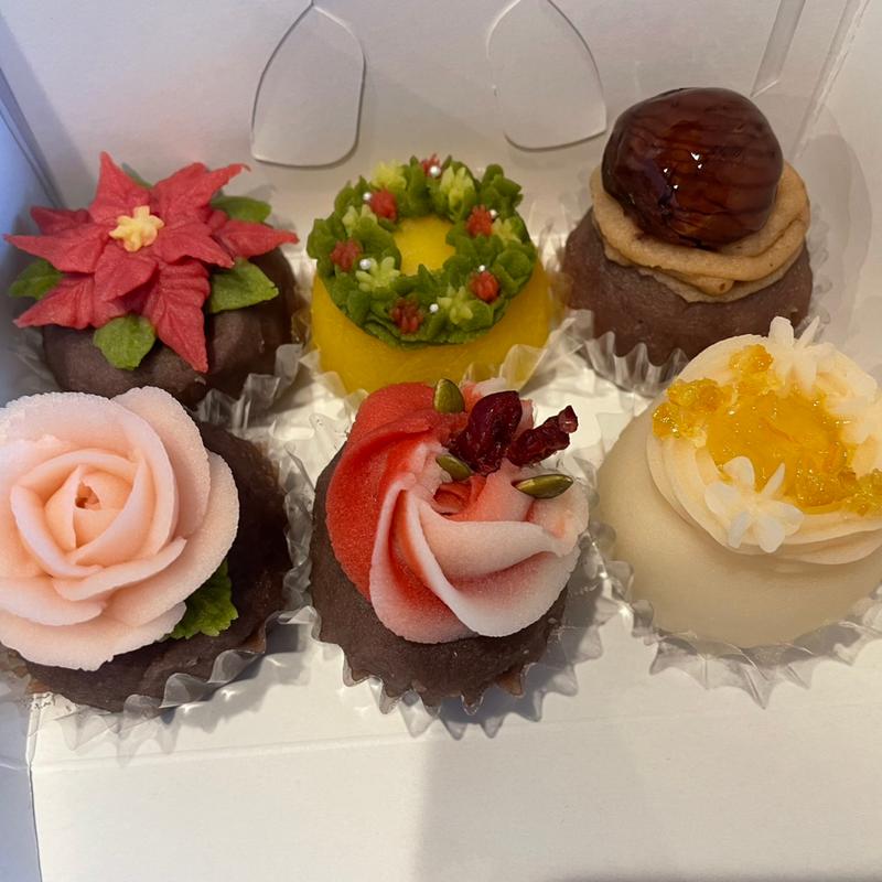 (おはぎともなかと)