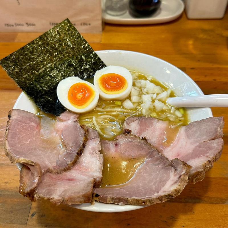 地鶏白湯魚介醤油 得製トッピング(極汁美麺 umami)