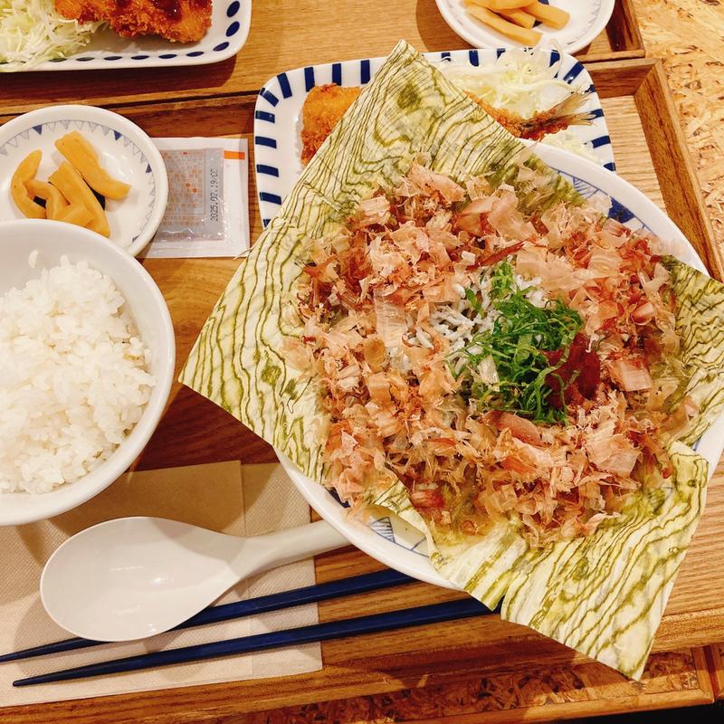 おぼろ昆布としらす梅豚汁定食　アジフライ(ごちとん 横浜ジョイナス店)