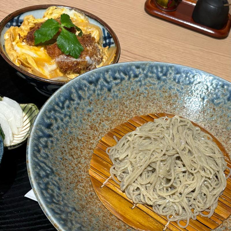 ヒレかつ丼セット(戸隠製粉(とがくしせいふん))