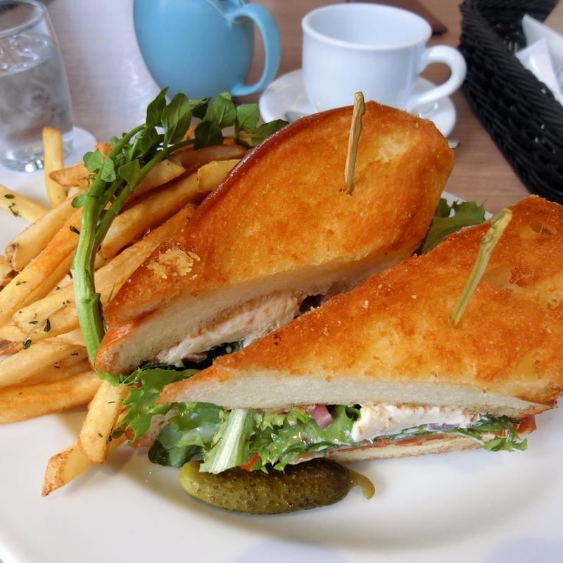 スモークサーモンサンドイッチ(サラベス 東京店 )