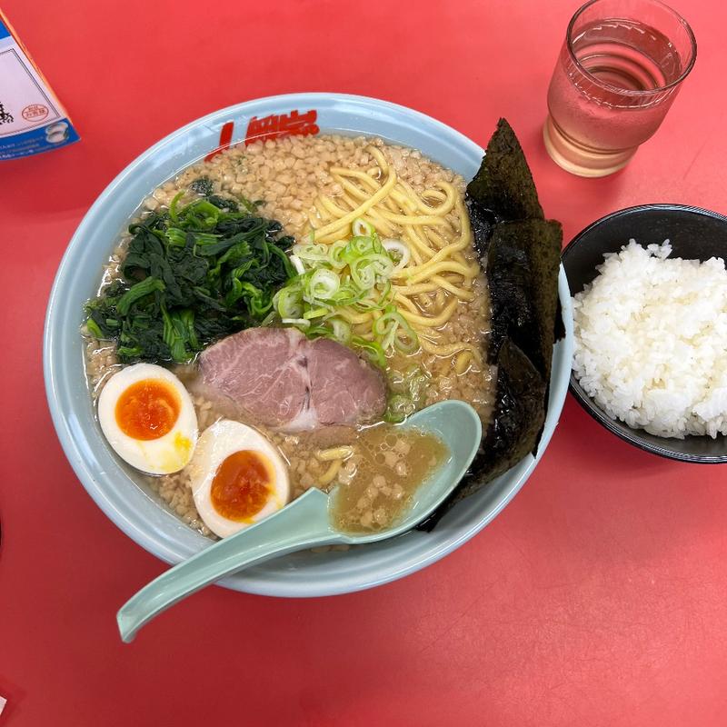 醤油ラーメン中　半ライス　ほうれん草(ラーメン山岡家 越谷レイクタウン店)
