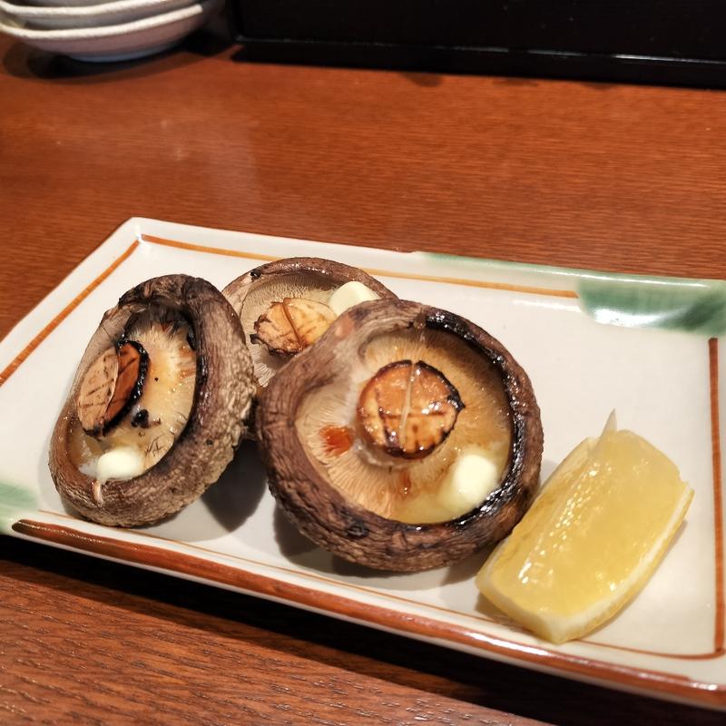 しいたけバター焼き(牛ホルモンと鮮魚　牛富屋)