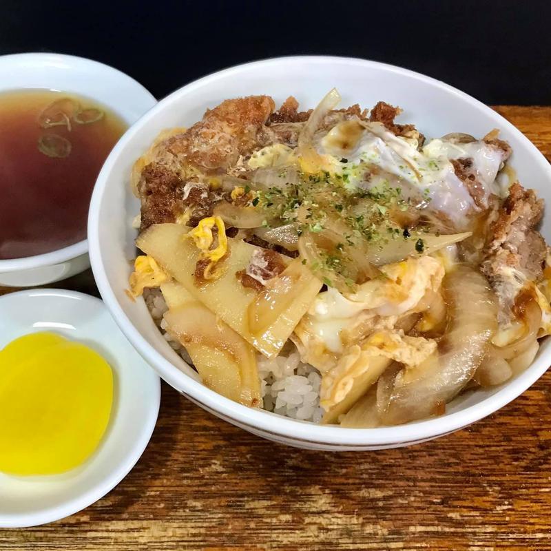 カツ丼(新華楼)