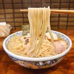 奈つやのもちもち雲呑味玉中華そば