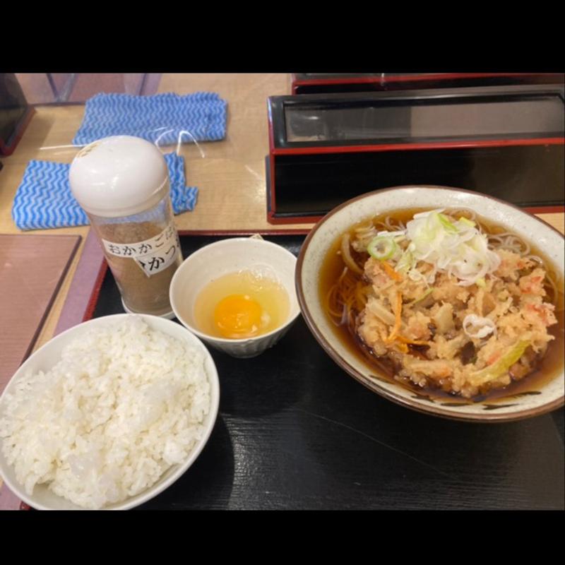 かきあげそば、半ライス、生卵(そばよし)