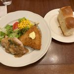 洋食ランチ月曜日(ロイヤルホスト神田神保町店)