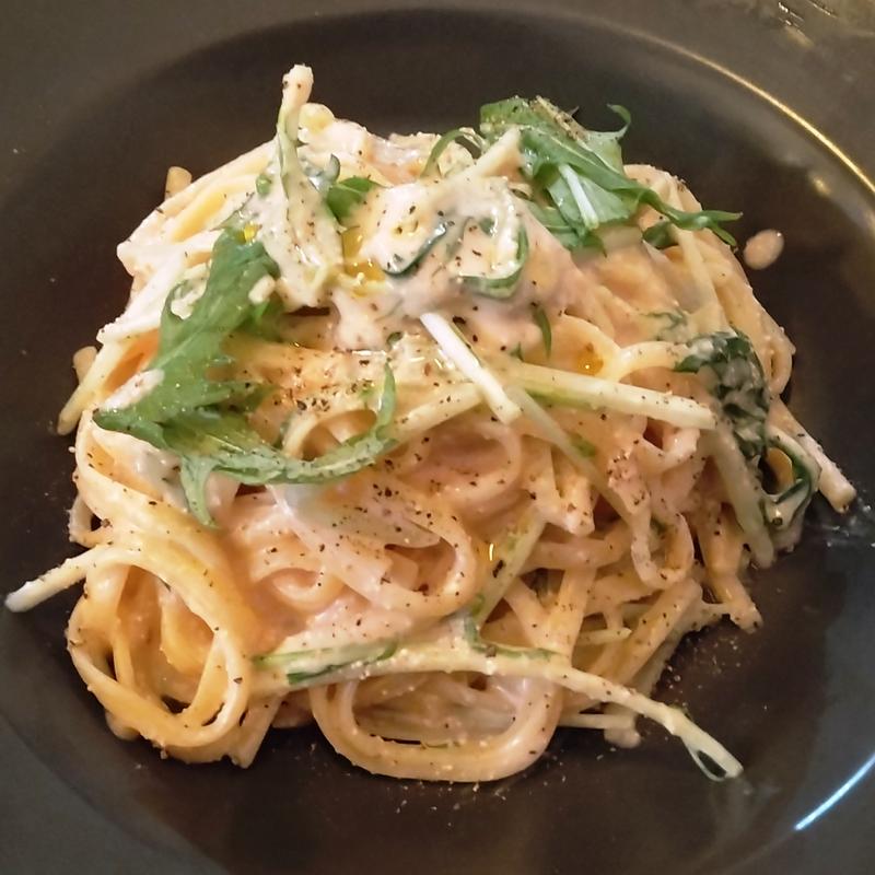 本日のパスタ(パスタとピザとサルティンボッカ)