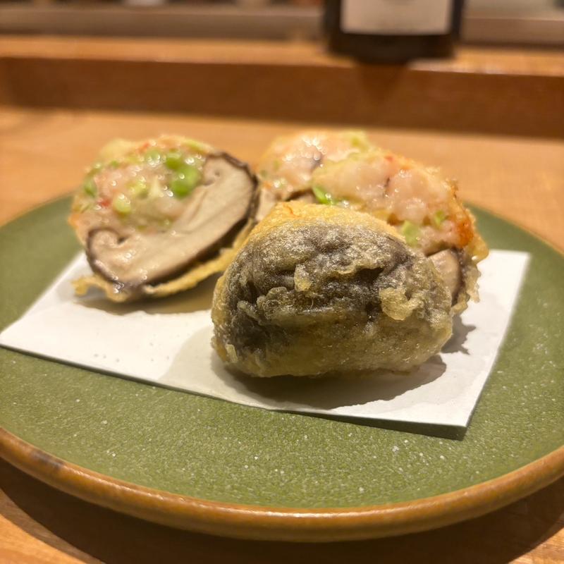 椎茸につめた海老しんじょの天麩羅(tsugumi)