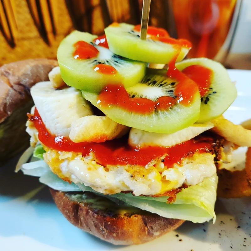 トリチャーバーガー(アオラニカフェ)