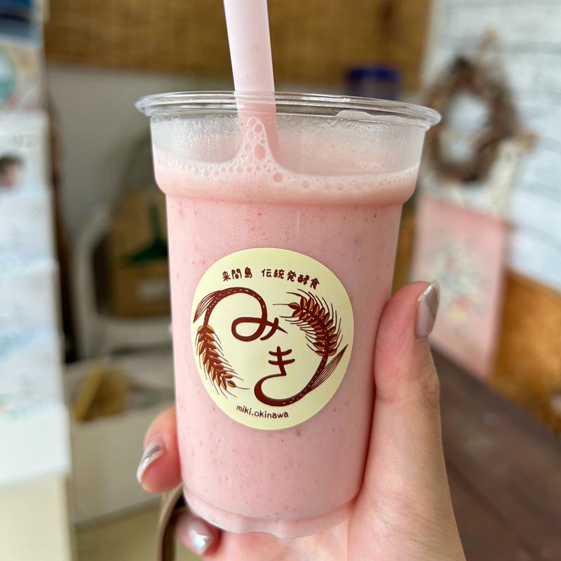 いちごみきスムージー(来間島みき（手作りみき発酵スムージー専門店）)