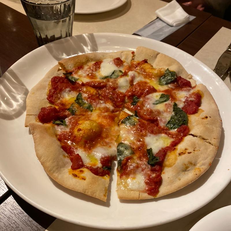 ピッツァ マルゲリータ(イル フルロ （IL FURLO）)