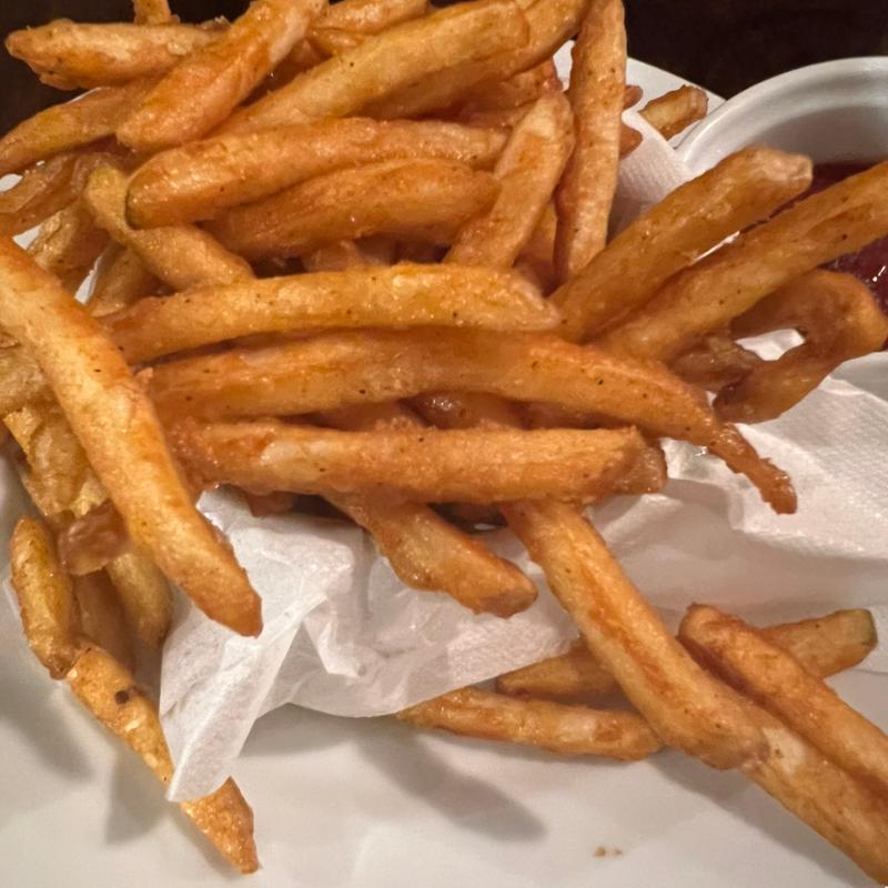 山盛りポテト(洋食バル ウルトラ )