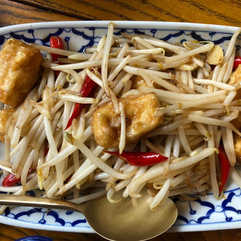 豆腐ともやしの炒め物(カフィアライム)