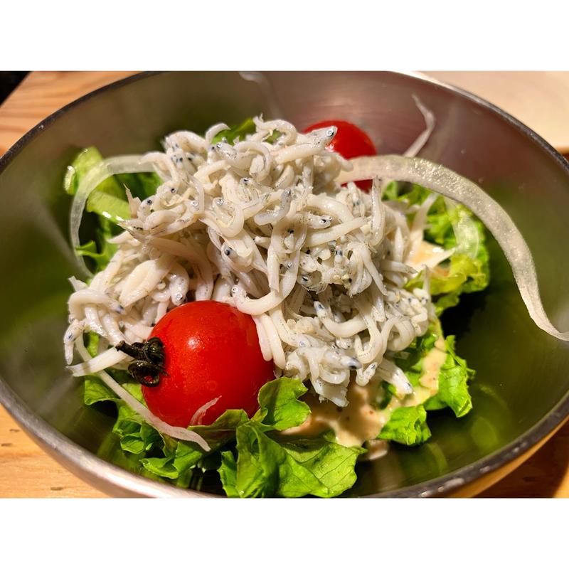 しらすサラダ(高知漁師酒場 あらき)