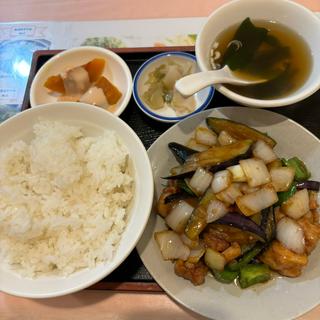 なすと鶏肉のピリ辛炒め定食(上海菜館)