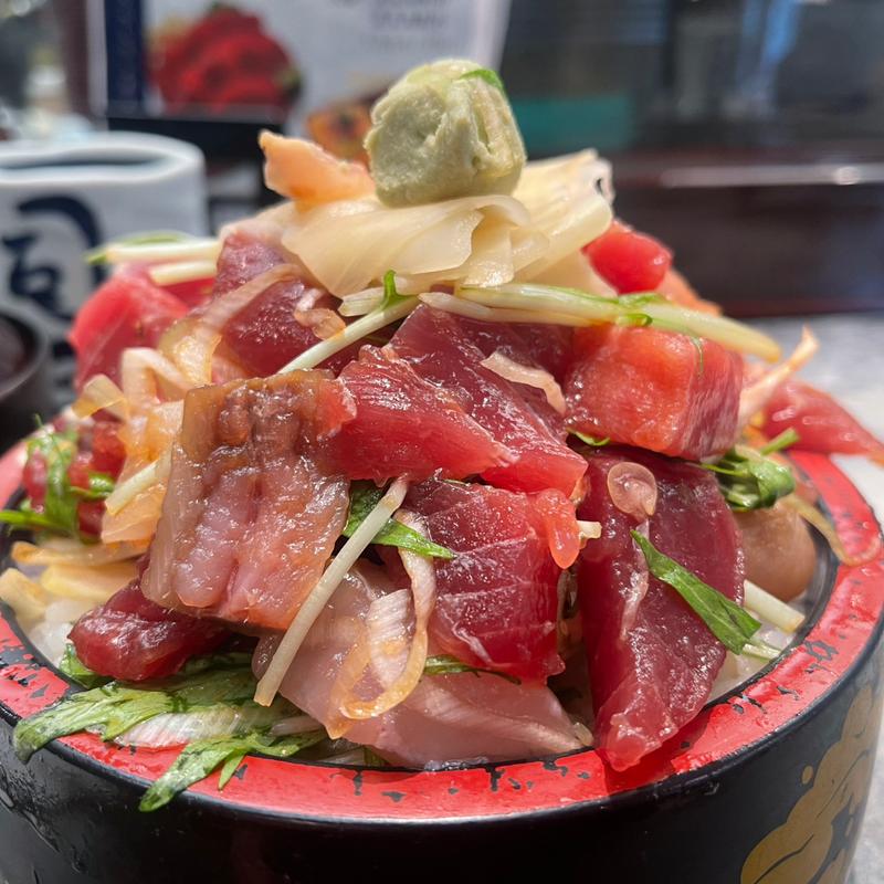 みこちゃん丼大盛り(江戸前割烹 三是寿司)