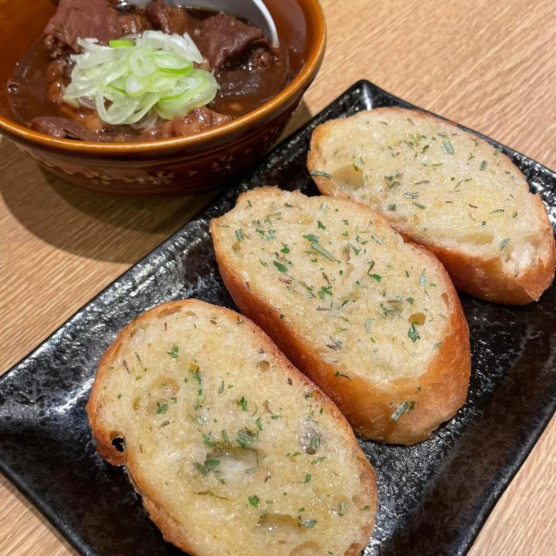 ガーリックトースト(炭火串焼 串長)