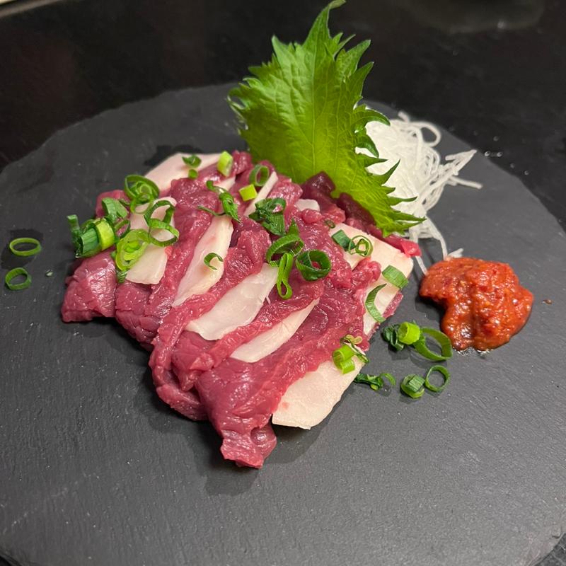 馬刺し(串ひろ )