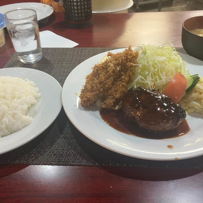 ハンバーグとカキフライ(洋食 大吉)