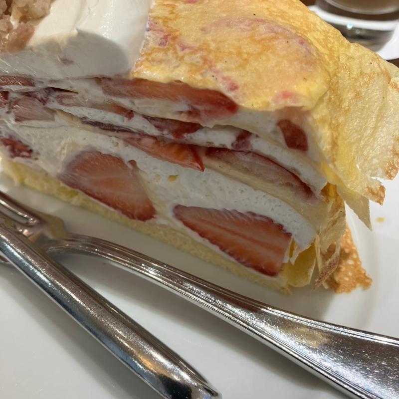 ストロベリーミルクレープ(ハーブス 上野店)