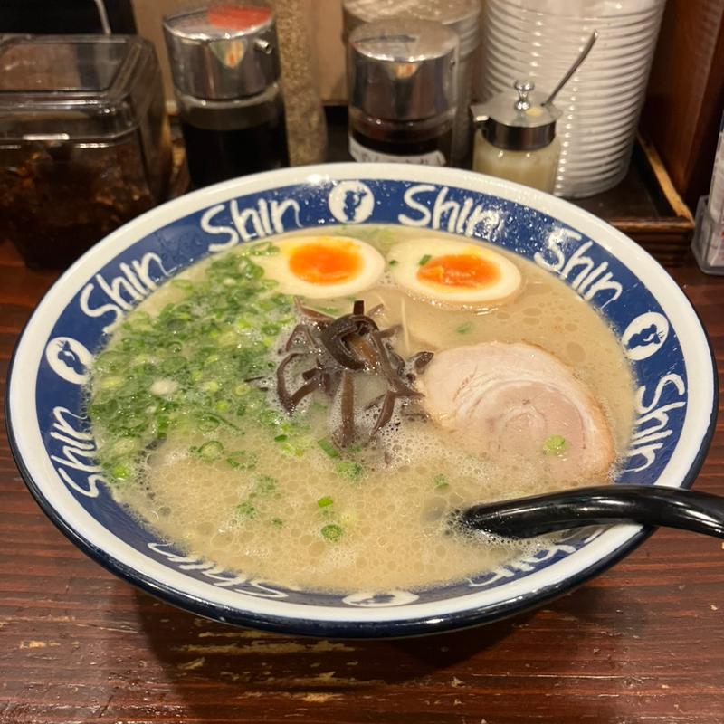 煮玉子入りラーメン(博多らーめん ShinShin 博多デイトス店)