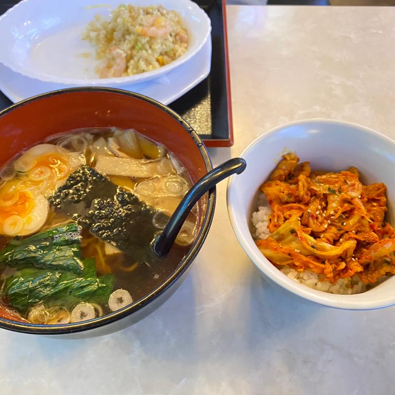 味玉ラーメン 半豚キムチ丼(喫茶マンボ )