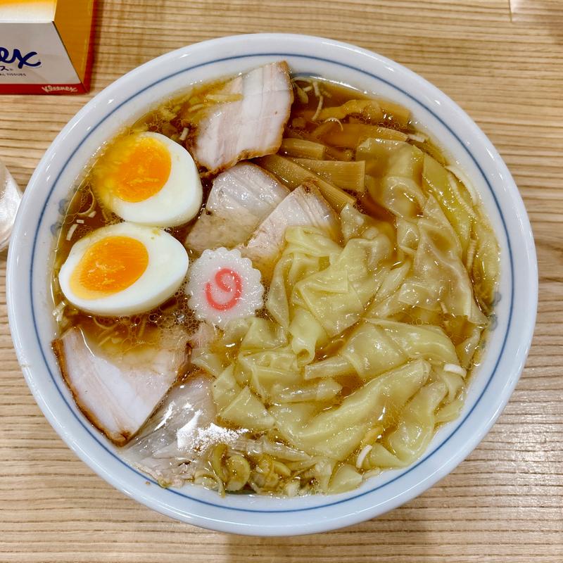 ワンタンチャーシューメンに玉子(ら～めん髙尾（らーめん高尾）)