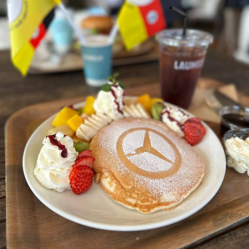 ベンツマークのフルーツパンケーキ(ラウメリア　LAUMELIA)