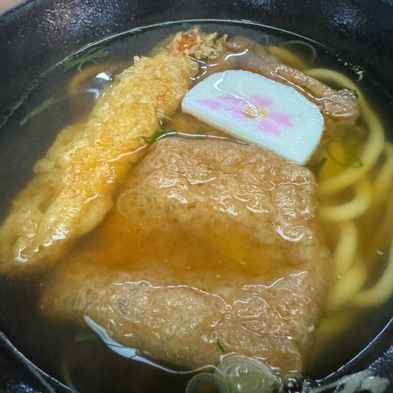 きつねうどんに天ぷら(吾妻)