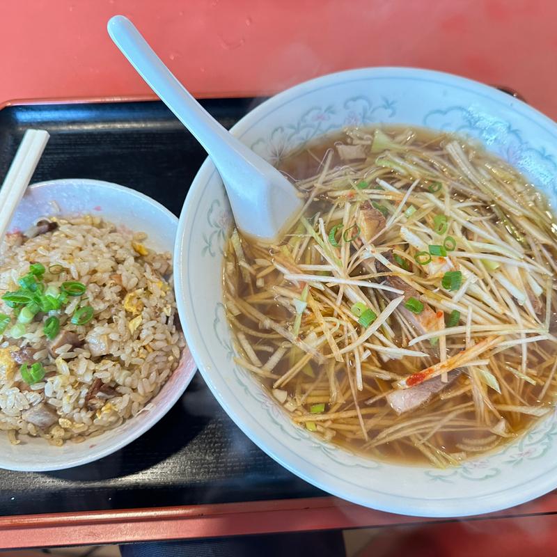ネギラーメンと半チャーハン(上海菜館)