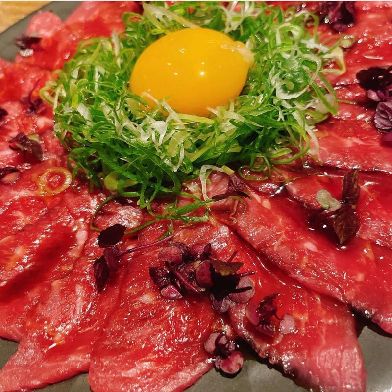 純生 皿ユッケ(かまど焼 NIKUYOROZU 三鷹店)